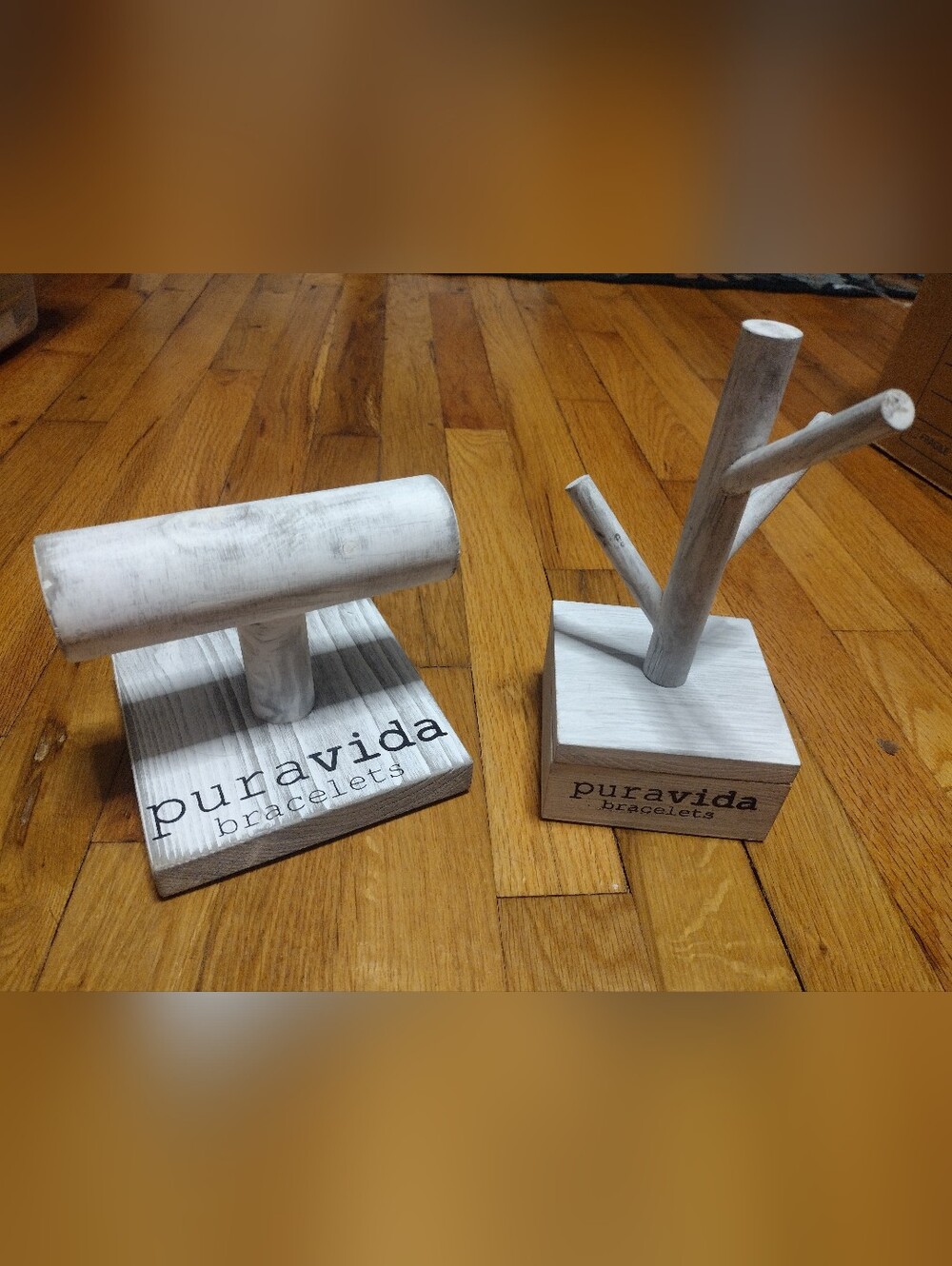 Pura Vida White Bracelet Stand And Jewelry Box Stand Set